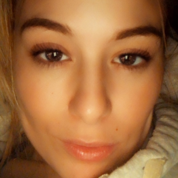 Meet your Posher, Anna - Picture 1 of 1